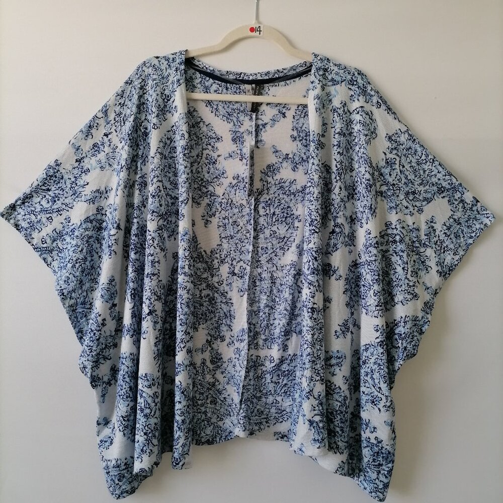 NWT Jaclyn Intimates Womens White Blue Open Front Abstract Print Cardigan Sz XL